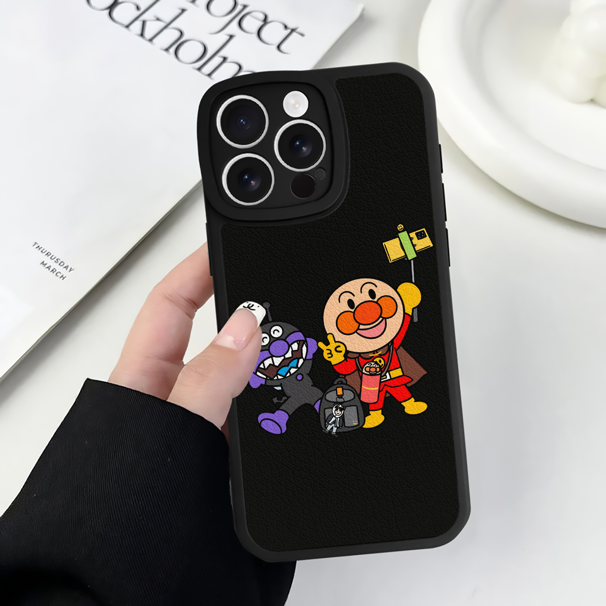（画像用） アンパンマン Anpanman 【iPhone 16シリーズ対応】シリコンスマホケース（レザー調） 材質：シリコン